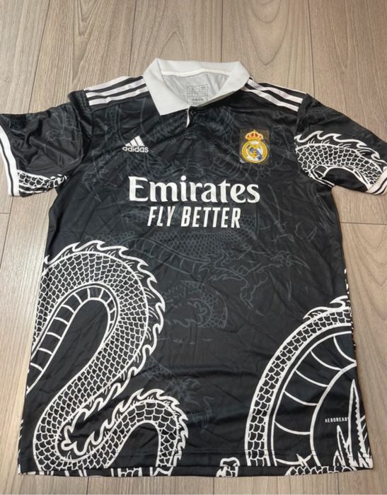 Vand tricouri de fotbal Real Madrid L