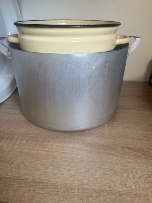 Продам большие кастрюли
