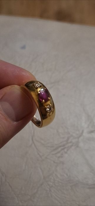Inel aur 18 k.Are 9.5 grame.450 pe gram