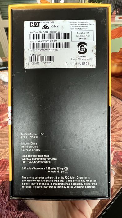 Смартфон CAT S52