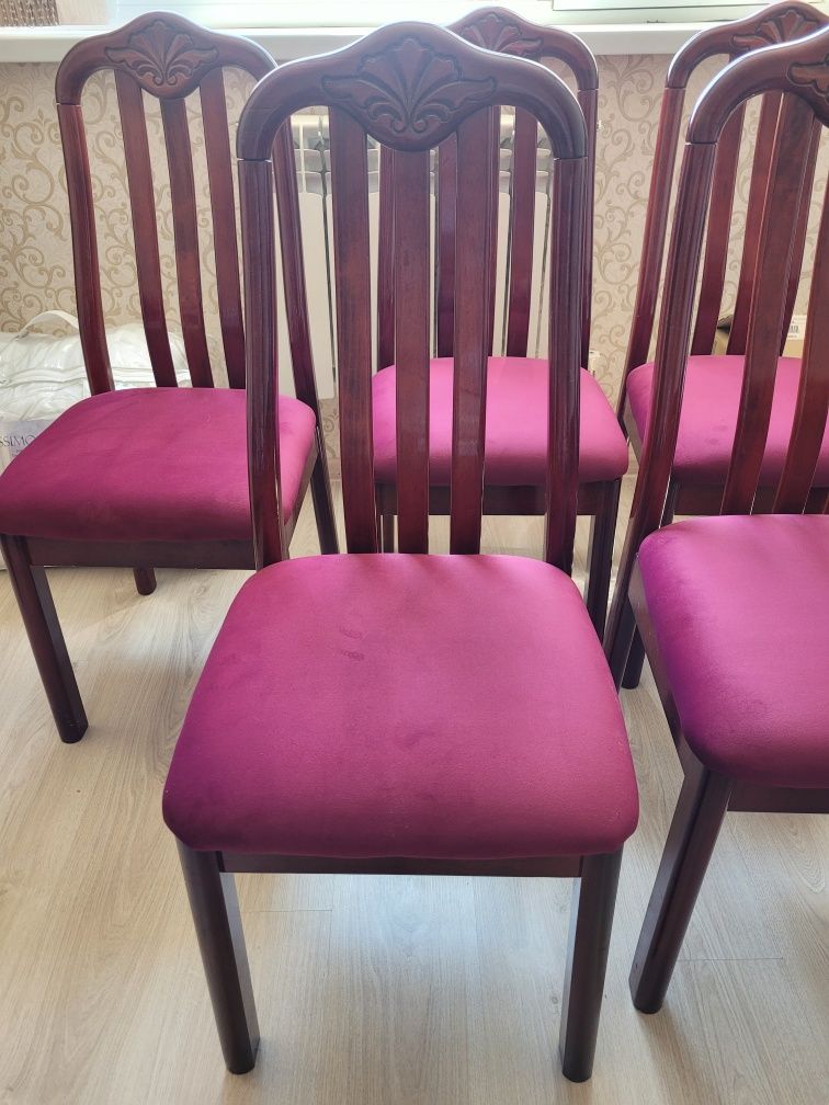 Стол, стулья, Малайзия