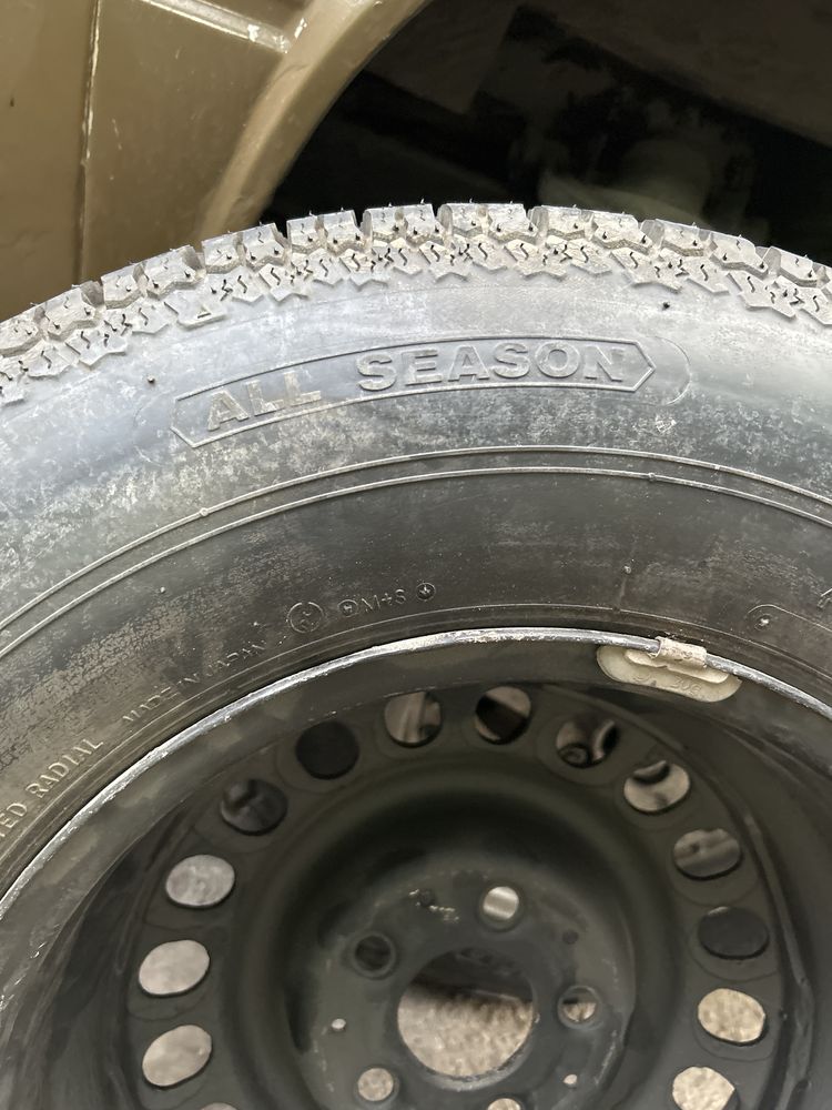 Шина всесезонная Bridgestone 215 на 15 диск