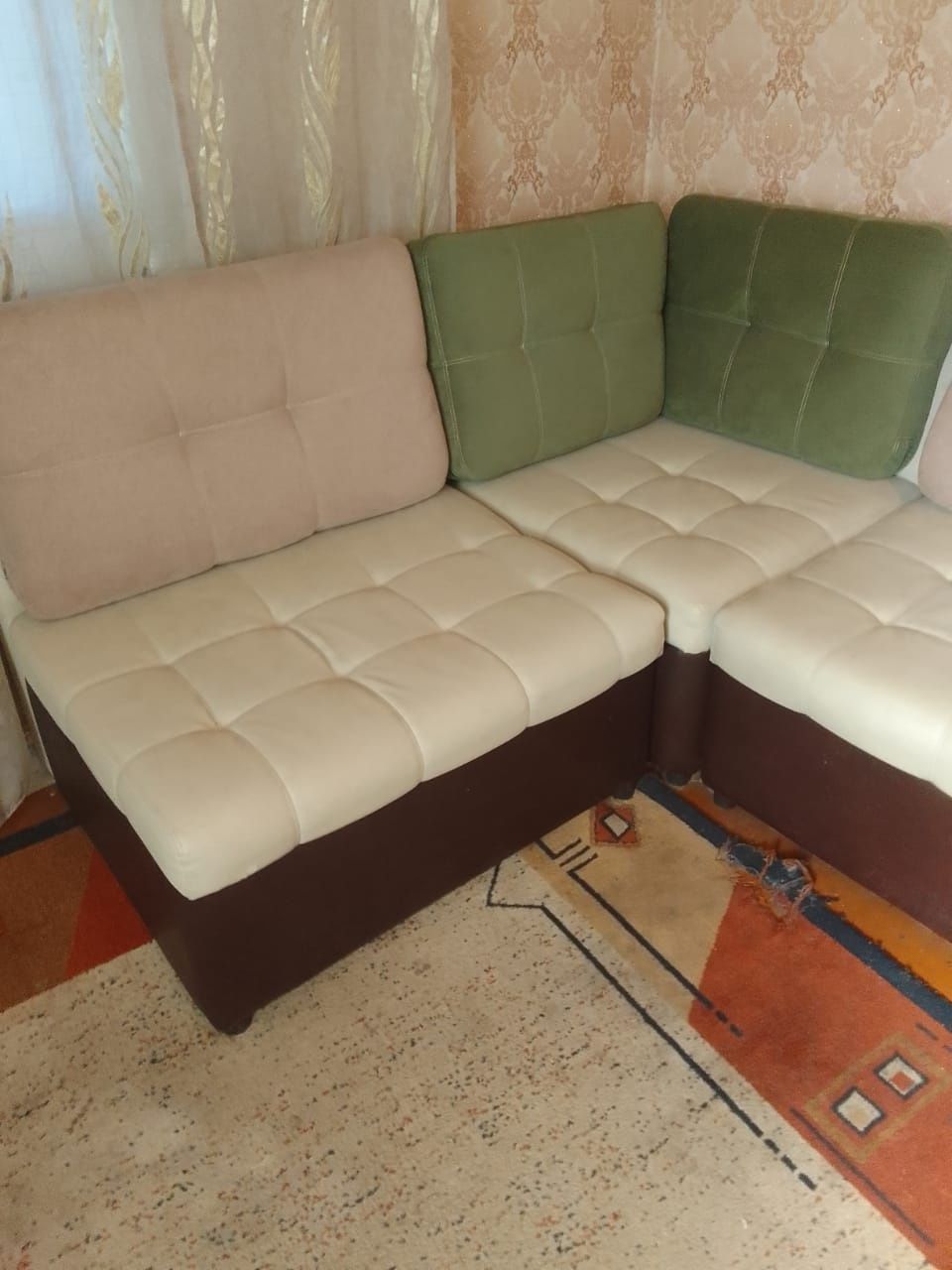 Продам кожаный уголовой диван