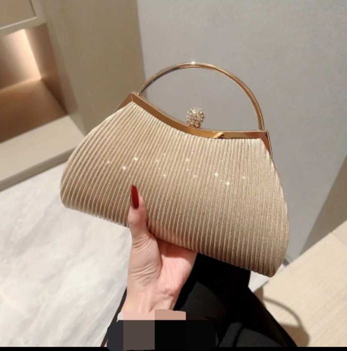 Чисто нова чанта