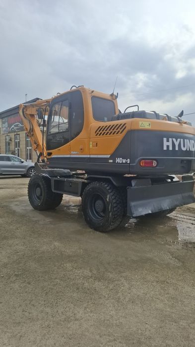 HYUNDAI 140 sotiladi