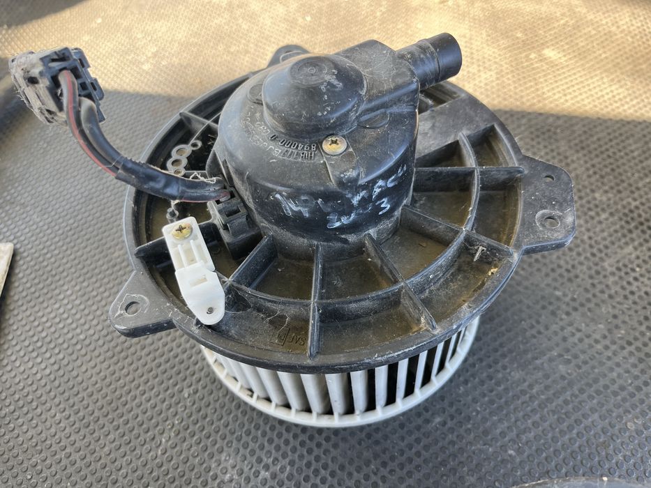 Вентилатор парно Mazda Primacy 2004