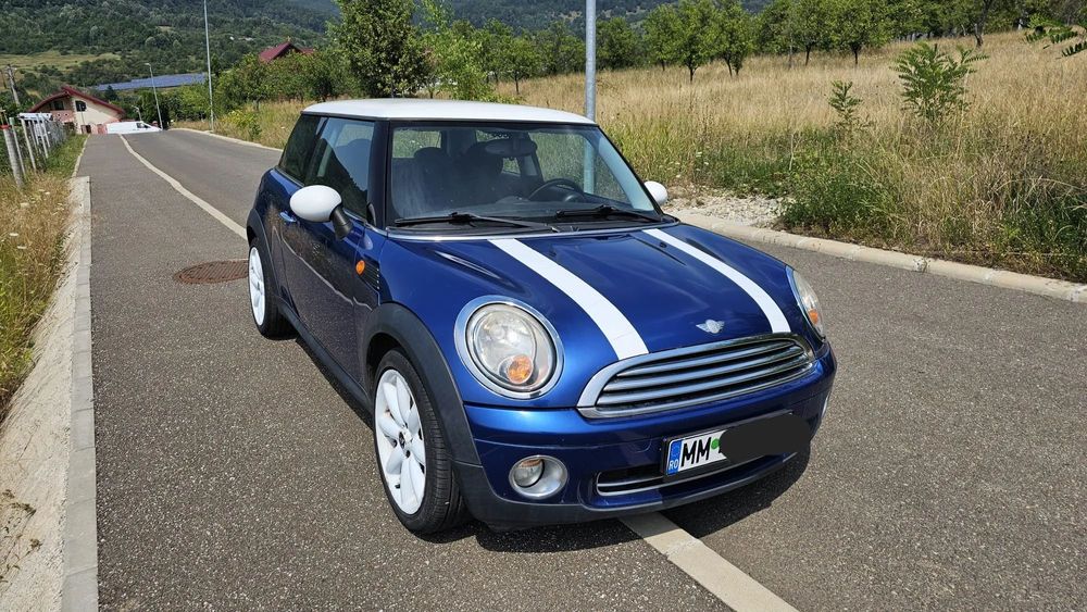 Mini Cooper Merita sa o iei acasa.