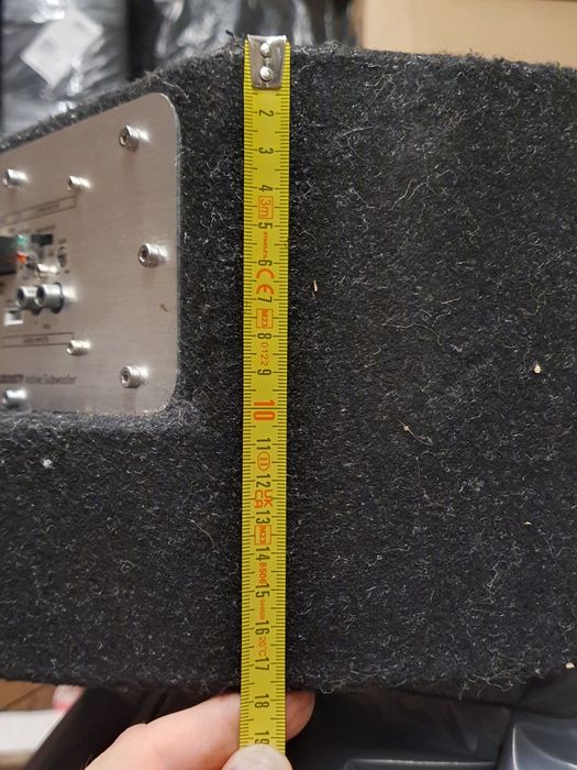 Subwoofer auto activ roata rezerva Axton