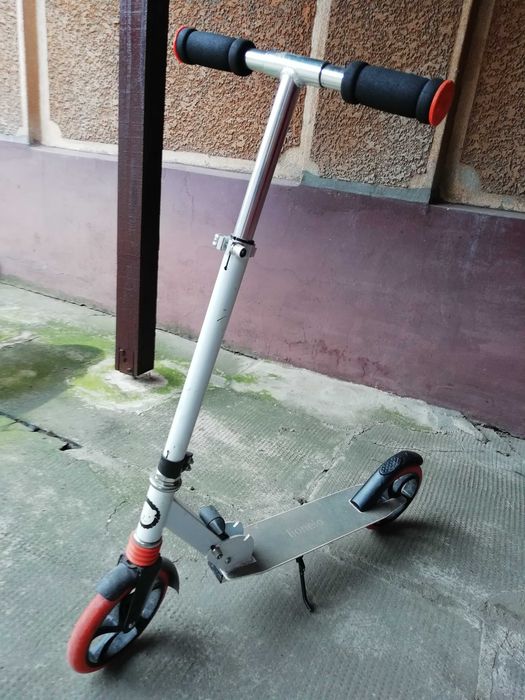 Vând trotinetă copii