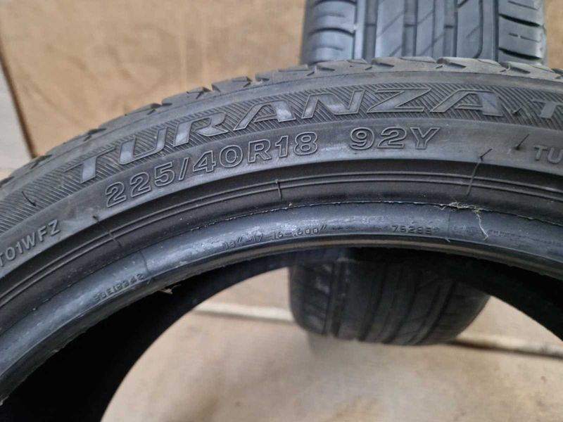 2 Bridgestone R18 225/40
летни гуми
DOT2420