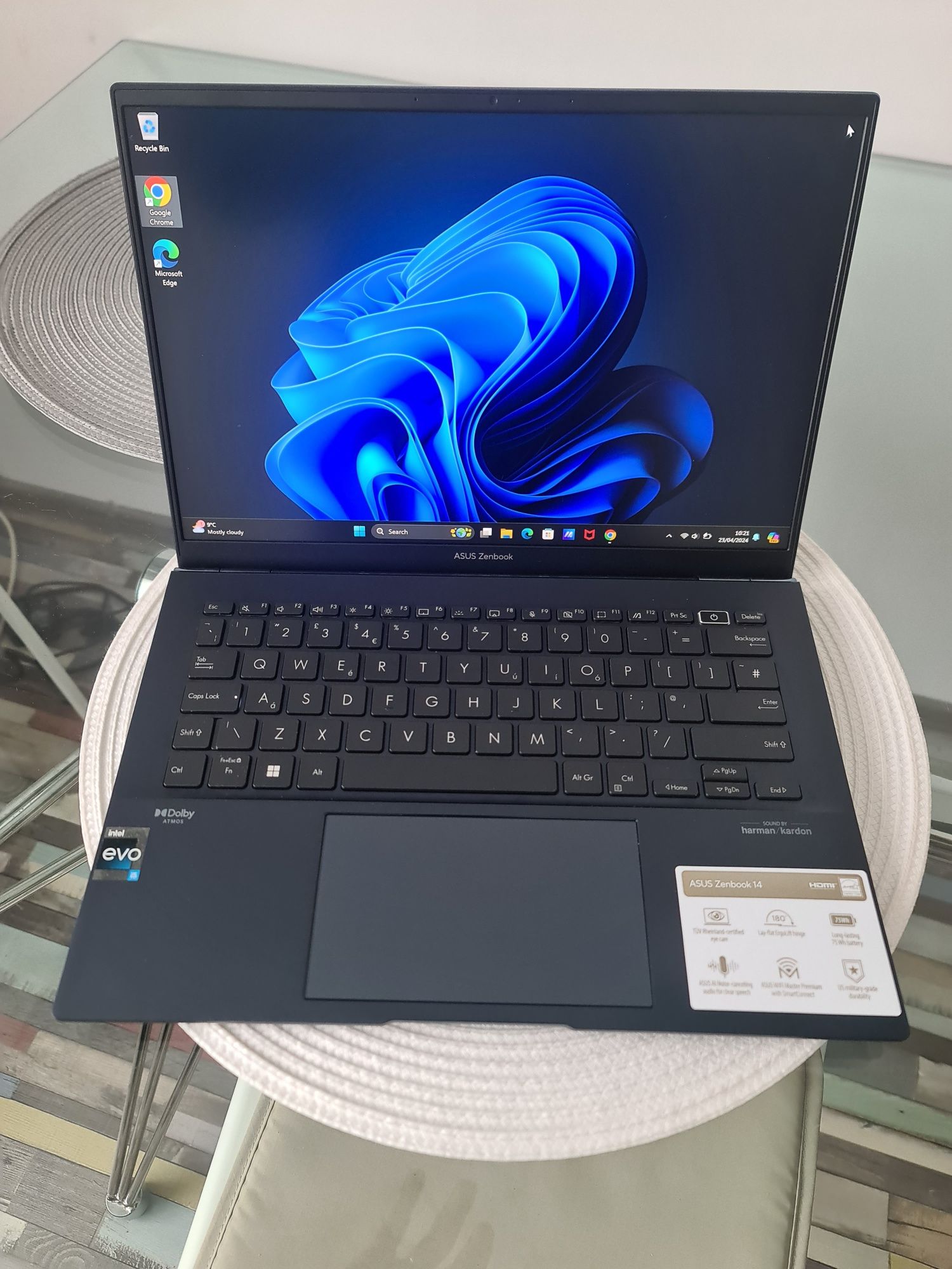 Laptop asus zenbook  i5 UX3402z