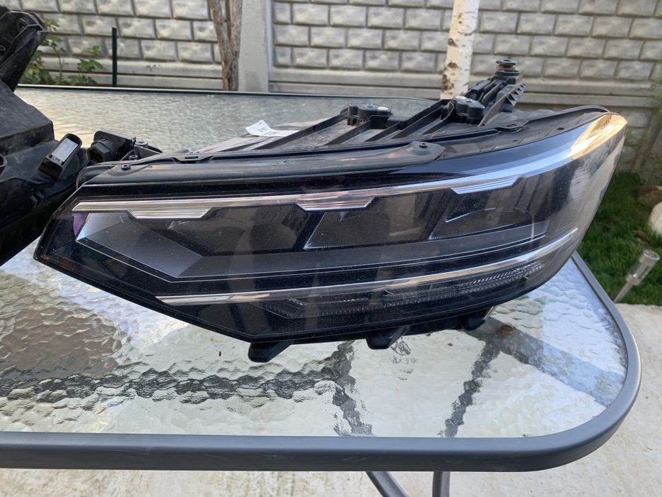 Far Vw Passat B8 full led stanga
