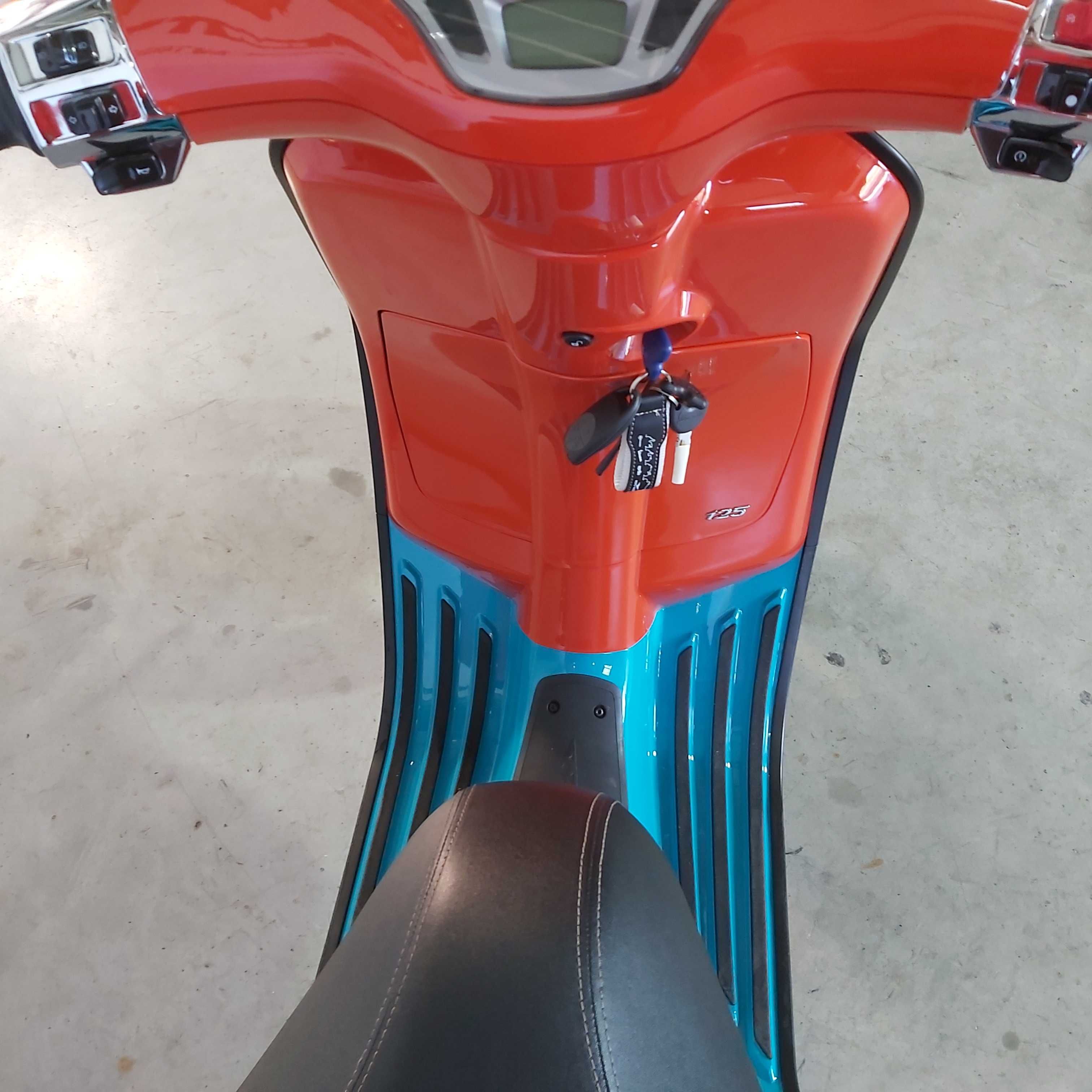 Scuter Piaggio Vespa ABS 125cc | P44736 | motomus.ro
