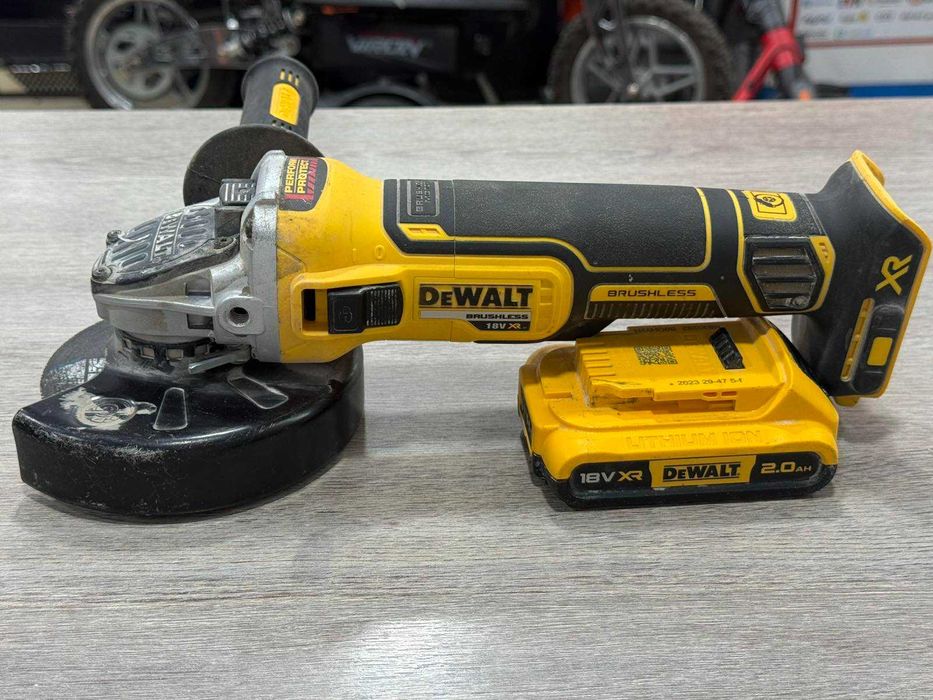 Акумулаторен ъглошлайф DeWALT DCG405