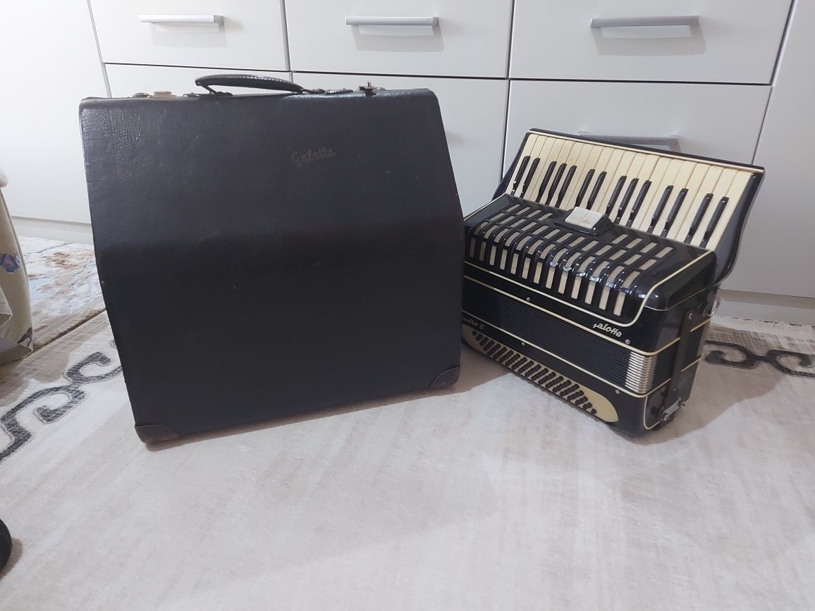 Acordeon Italian 80 Bași impecabil