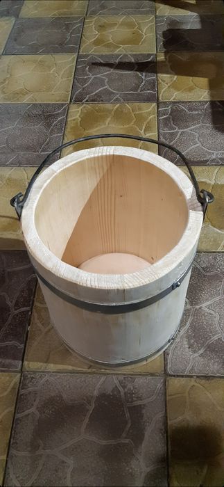 Galeata butoi covata farfurii din lemn