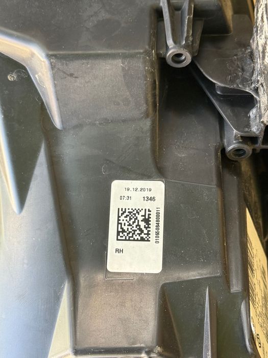 Оригинилен LED Фар за Renault Clio ПЕРФЕКТЕН