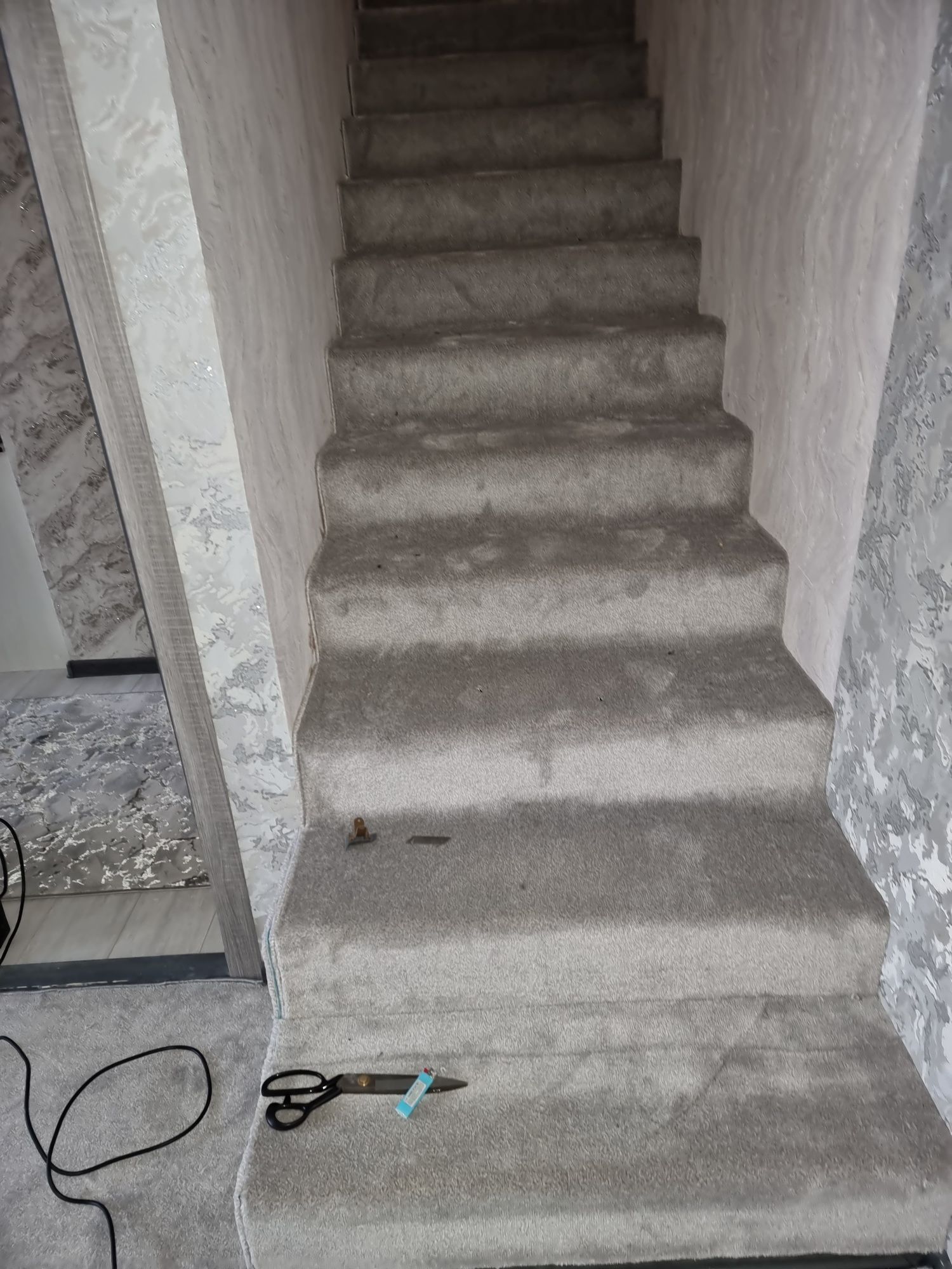 Gilam kesish tikish