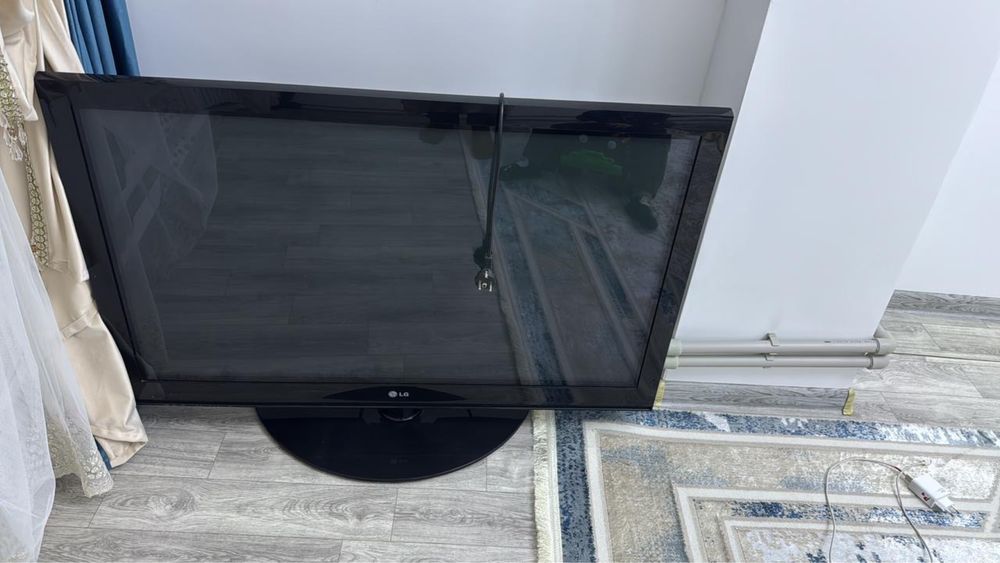 Срочно продам тв LG