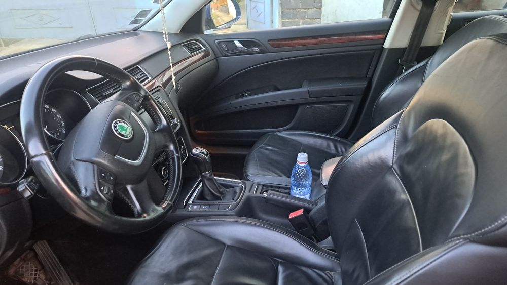 Vănd Skoda Superb