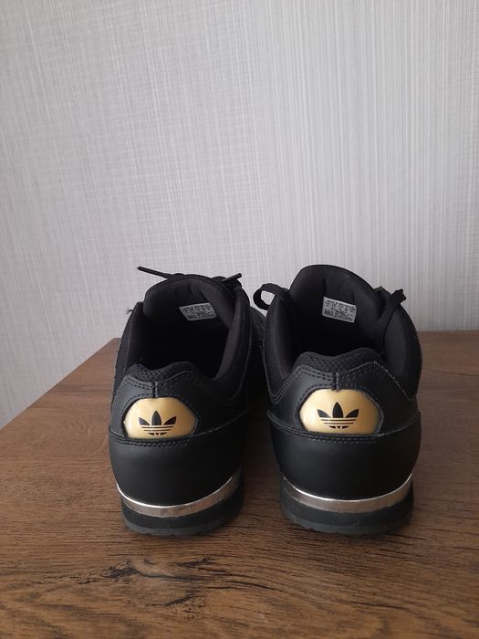 Adidas маратонки 43 номер.