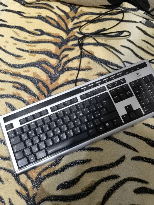 Клавиатура Logitech проводная