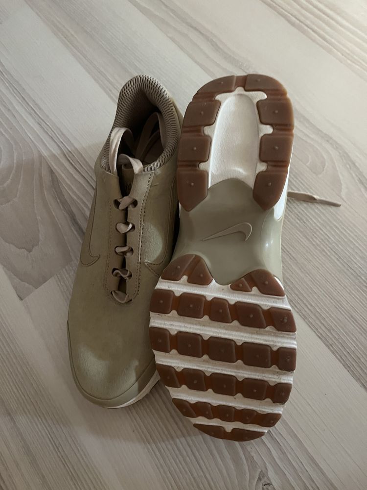 маратонки nike.