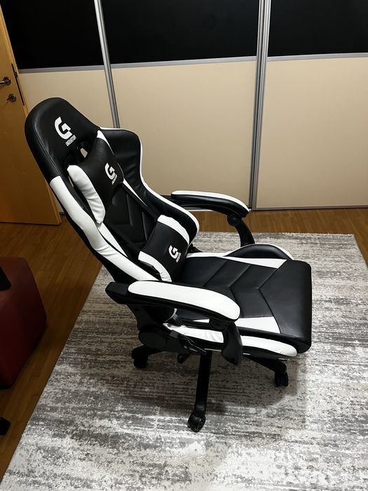 De vanzare scaun gaming+birou+tastatura logitech