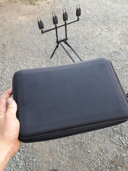 Vând set Rod pod ngt 4 posturi cu avertizori wind blade 513