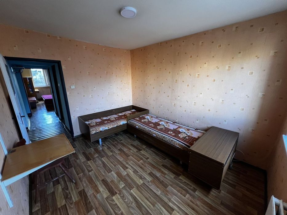 Тристаен апартамент на комуникативна локация! ж.к. Разсадника!