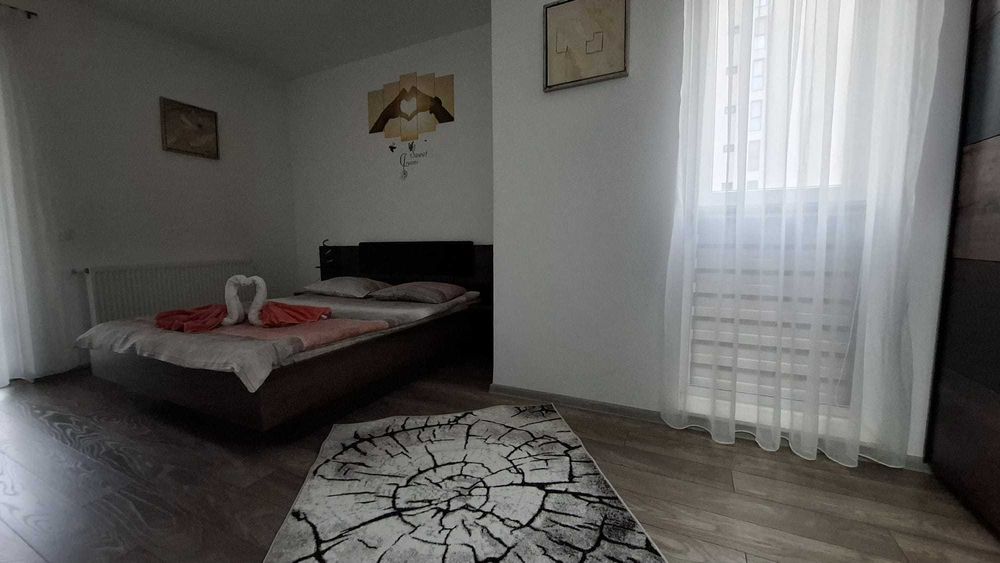 Vand apartament mobilat +parcare ,afacere la cheie in Maurer Residence