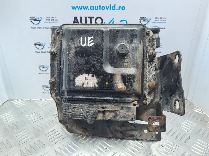 Calculator motor ECU Denso DEC e01 Opel Zafira B Facelift 1.7 CDTI 110