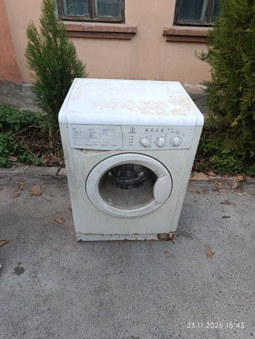 Продам холодильник стиралку телевизор