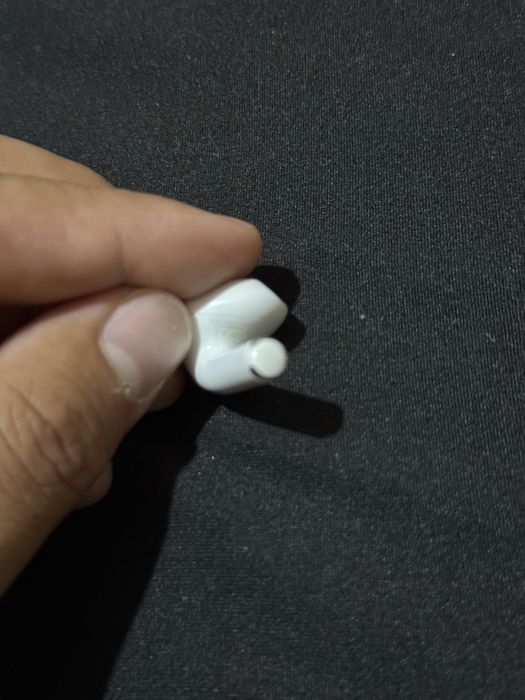 Оригинал левый ухо от Airpods 3