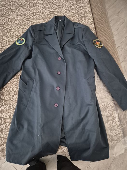 Срочно продам  плащ