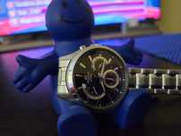Продавам часовник casio edifice