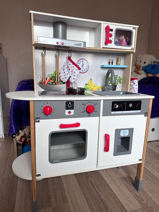 Детска дървена кухня