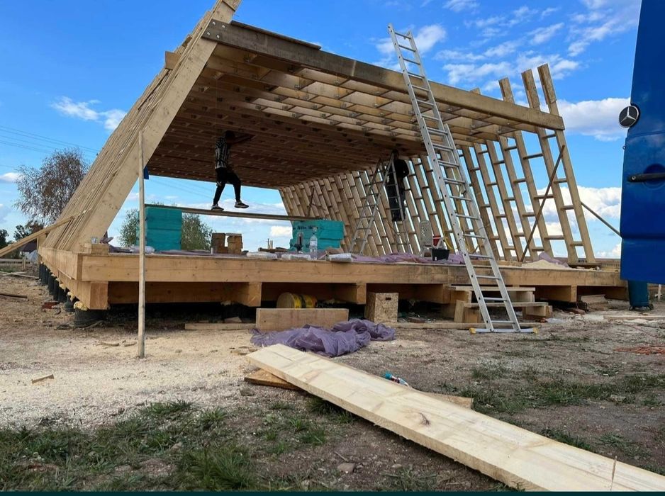 Vând cabana și foișoare din lemn