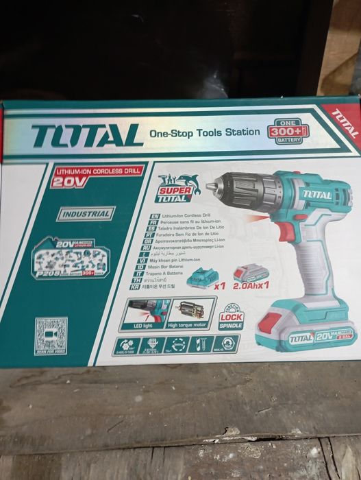 Винтоверт нов цял комплект със зарядно и батерия