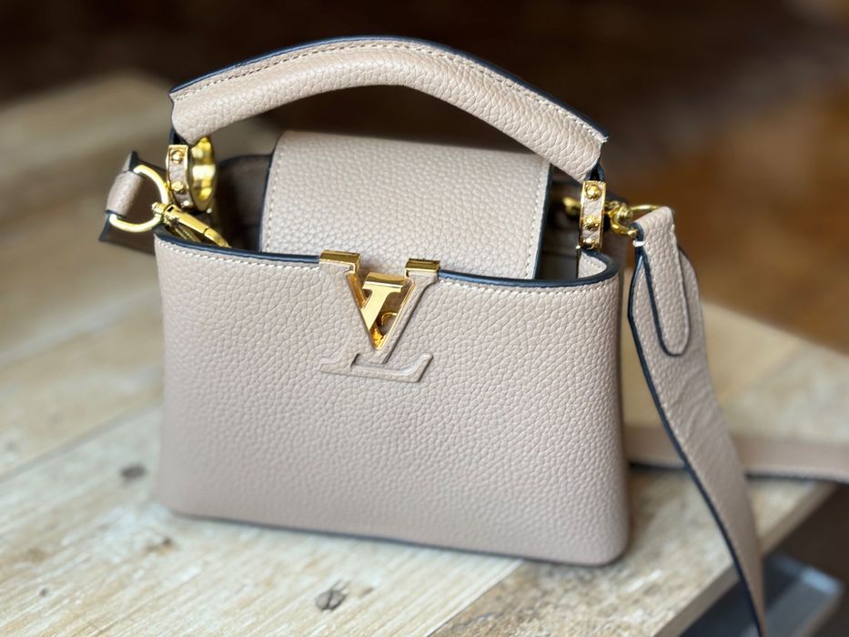 Geanta Louis Vuitton Capucines mini