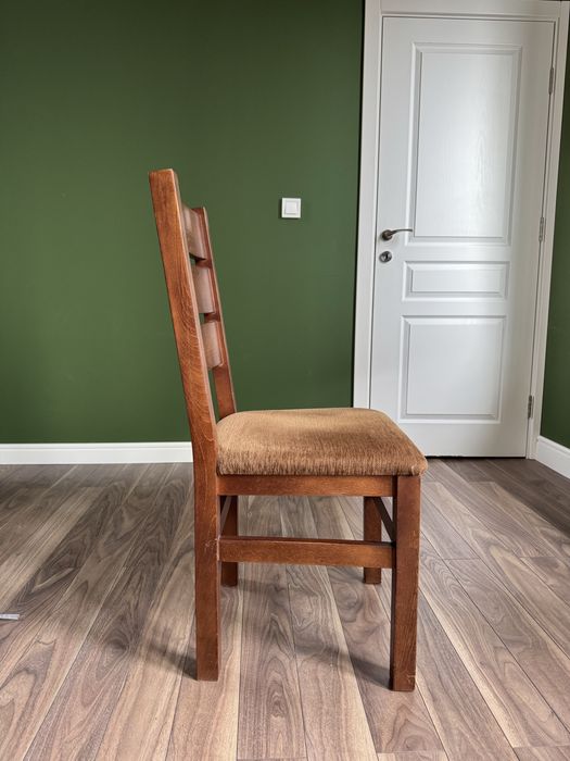 Трапезни столове