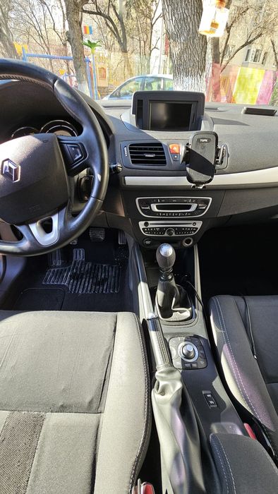 Vând Renault Megane 3   1,9 dci