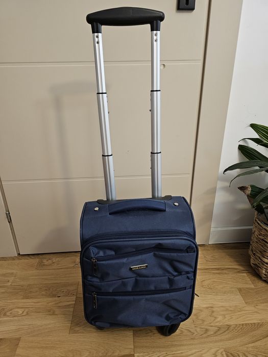 Troler cabina avion Wizz Air, 40x30x20 cm, 4 roti cu rotatie 360°