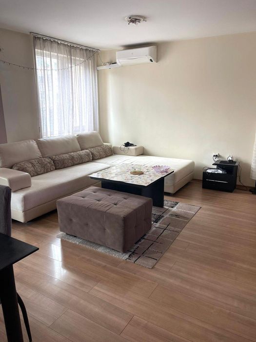 Тристаен апартамент под наем в кв. Въстанически