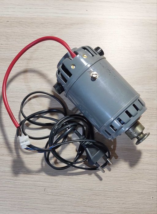 Мощен малък стар ел. мотор "MEZ" 220V 50W - 20 лв