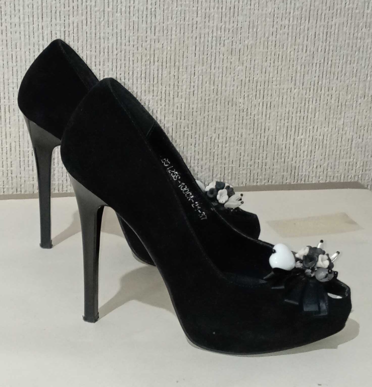 Женский бренд обув замшевый "BASCONI", размер 37