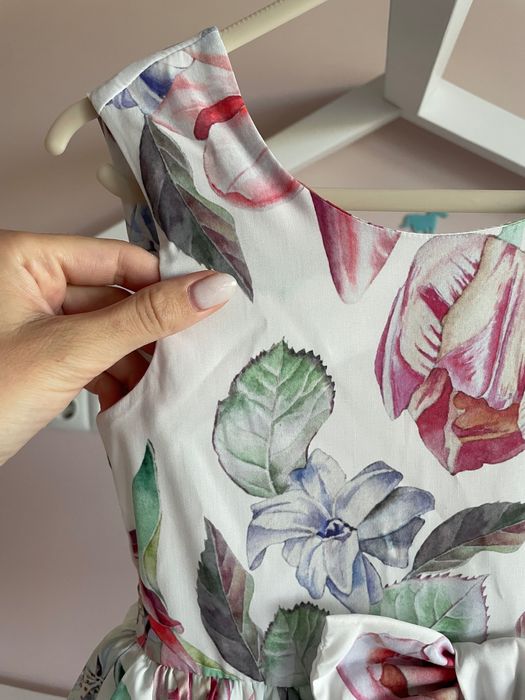 Официална детска рокля размер 110