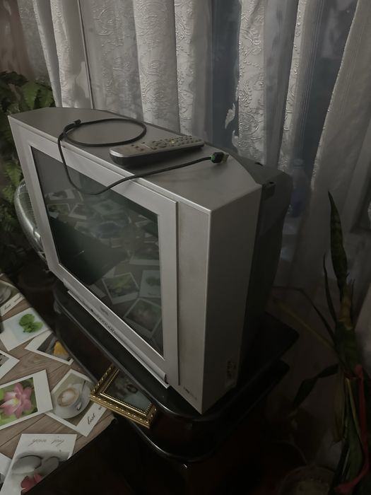 Телевизор LG в хорошем состояние
