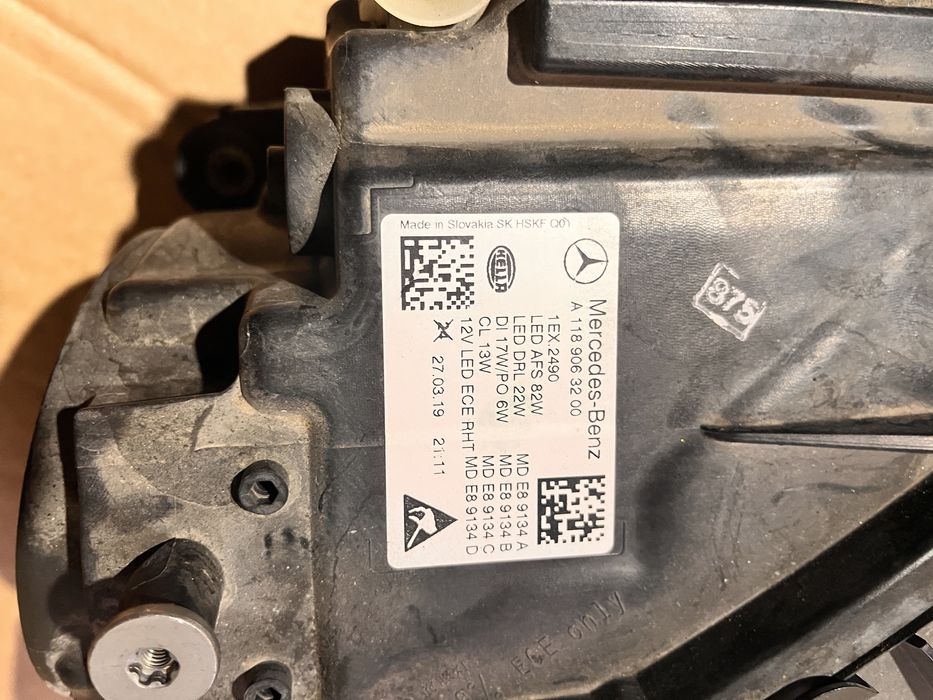 Vand far CLA stanga dreapta A1189063200