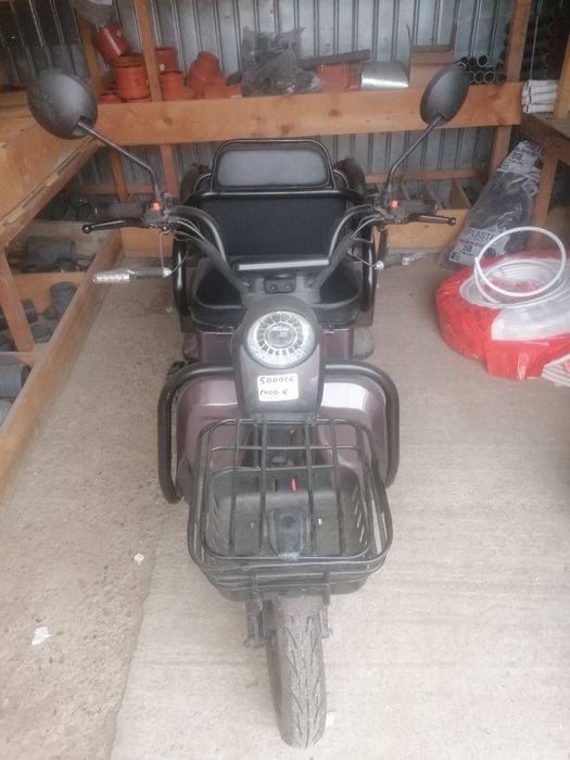 Vând, preț ușor negociabil